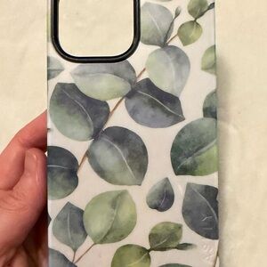 Nature-Inspired Green Leaf Phone Case
